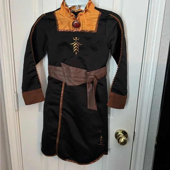 Princess Anna dress with cape. Purchased at Disney store. Great condition. - Picture 3 of 5
